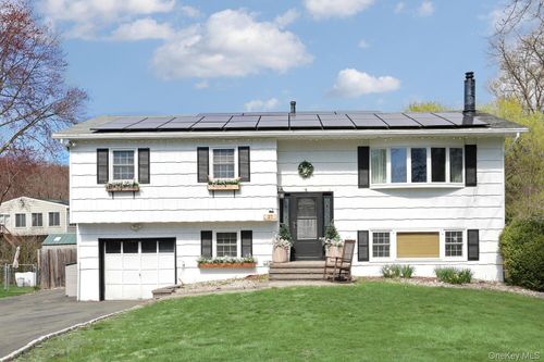 27 Eastlake Dr, Thiells, NY, 10984-1309 | Card Image