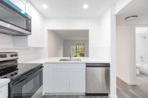 104-10330 8th St, Pembroke Pines, FL, 33026-3942 | Card Image