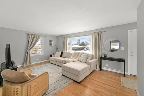 N85W17294 Lee Place, Menomonee Falls, WI, 53051 | Card Image