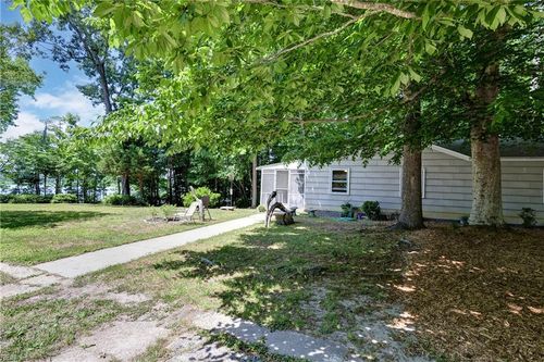9701 Old Retriever Trl, Charles City, VA, 23030-4133 | Card Image