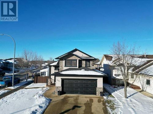 152 Old Boomer Rd, Sylvan Lake, AB, T4S2M9 | Card Image