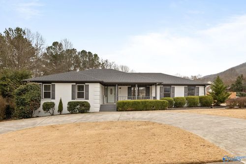 121 Tessie Dr Se, Owens Cross Roads, AL, 35763-9583 | Card Image