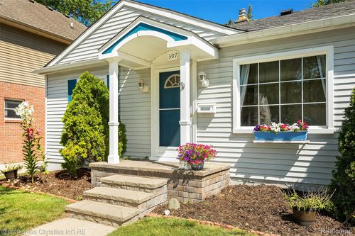 307 Marlin Ave, Royal Oak, MI, 48067-1323 | Card Image