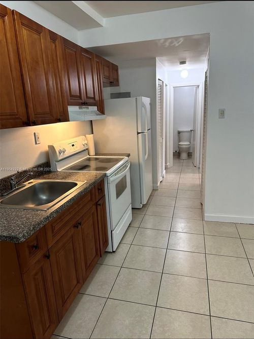 apt-4-985 Sw 5th St, Miami, FL, 33130-2541 | Card Image