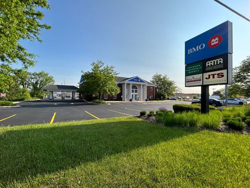 450 Higgins Rd, Elk Grove Village, IL, 60007-1406 | Card Image