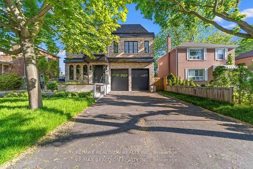 38 Ridgevale Dr, North York, ON, M6A1K8 | Card Image