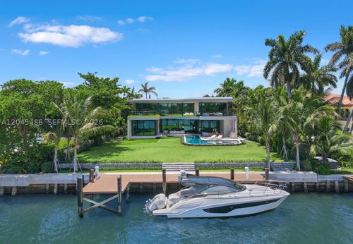 1015 S Southlake Dr, Hollywood, FL, 33019-1931 | Card Image