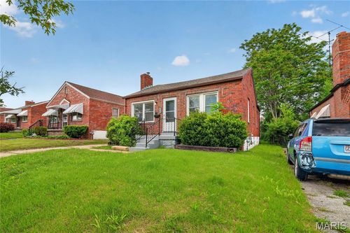 1823 Eton Ln, Saint Louis, MO, 63147-1204 | Card Image