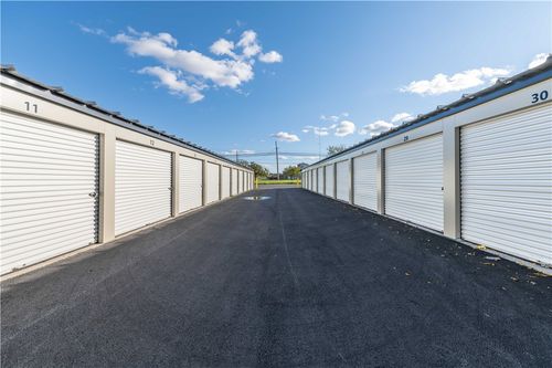 449 West Ave, Albion, NY, 14411-1524 | Card Image