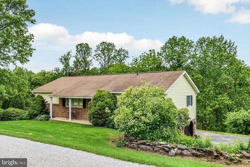 5824 Spruce Rd, Felton, PA, 17322-8604 | Card Image