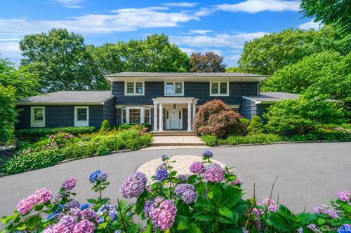 1 Winston Ct, Dix Hills, NY, 11746-5301 | Card Image