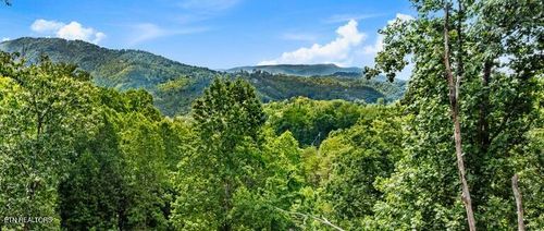 1119 Kings Ridge Rd E, Gatlinburg, TN, 37738-5129 | Card Image