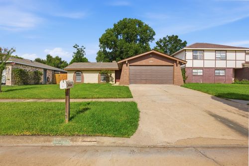 10506 Stockman Ln, Sugar Land, TX, 77498-1546 | Card Image