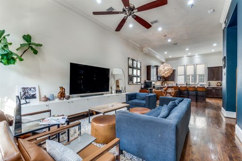 2171 Helsminster Dr, Dallas, TX, 75201-6304 | Card Image