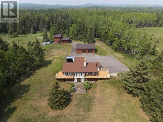 205 Demchuk Rd, Home with 3 bedrooms, 3 bathrooms and null parking in Thunder Bay ON | Image 4