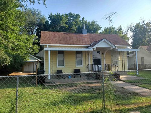 707 Spruce St, Salina, KS, 67401-3847 | Card Image