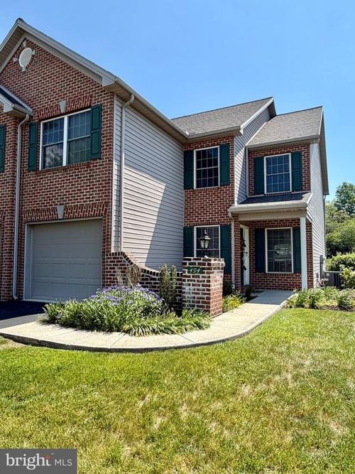 494 Quiggley Cir, HARRISBURG, PA, 17112-8950 | Card Image