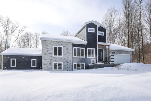 101 Vera Cir, Ithaca, NY, 14850-8779 | Card Image