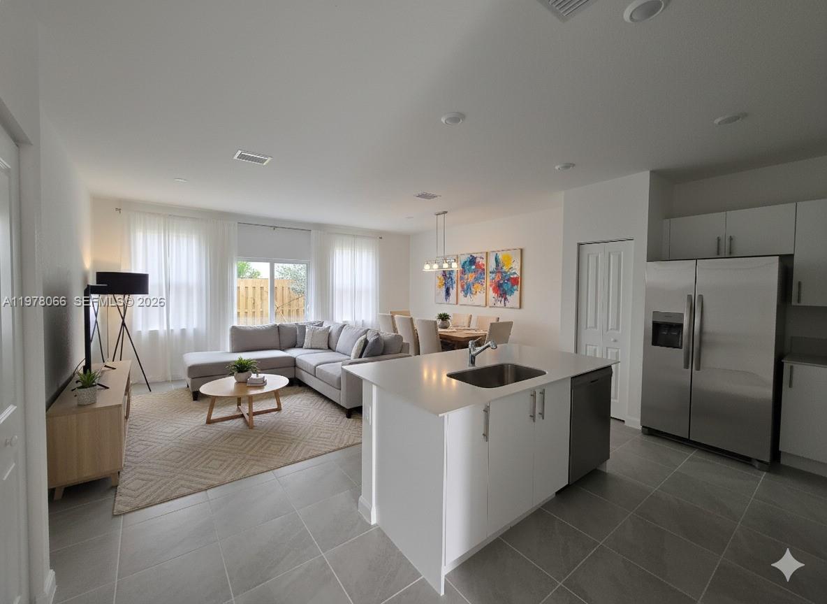 Residential Lease in Florida City 2