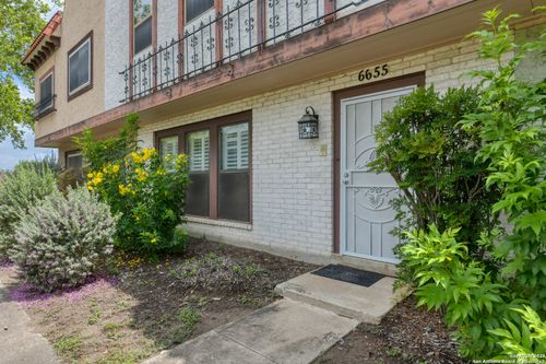 6655 Crown Rdg, San Antonio, TX, 78239-1511 | Card Image