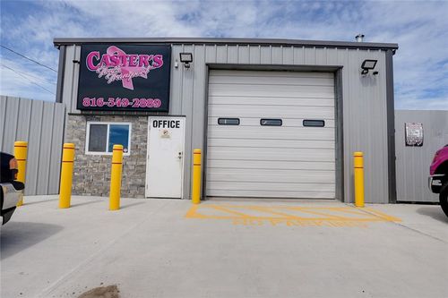 106 Nw Locust St, Oak Grove, MO, 64075-8118 | Card Image