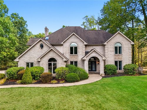 401 Acorn Ct, Mars, PA, 16046-2337 | Card Image