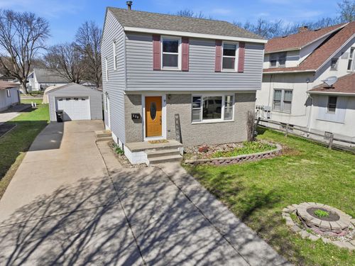 520 Ann St, Willmar, MN, 56201-4338 | Card Image