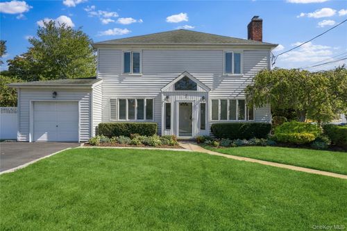 2 Amherst Pl, Massapequa, NY, 11758-5905 | Card Image