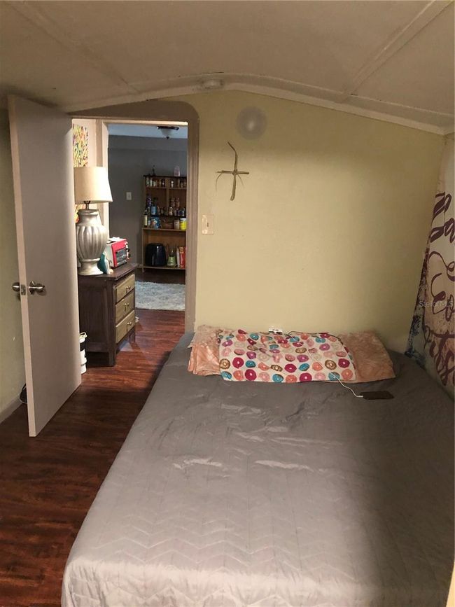 APT-1 - 507 W Baker St, Home with 2 bedrooms, 1 bathrooms and null parking in PLANT CITY FL | Image 5