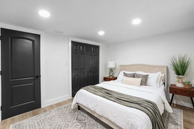 22 Swan St, House other with 3 bedrooms, 1 bathrooms and 8 parking in Fall River MA | Image 17