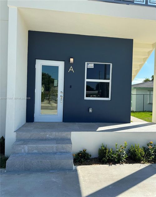 a-526 Nw 6th St, Hallandale Beach, FL, 33009-3260 | Card Image
