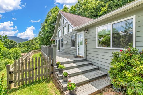 305 Majestic Mountain Dr, Burnsville, NC, 28714-4568 | Card Image