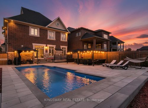 70 Bond Cres, Richmond Hill, ON, L4E3K4 | Card Image