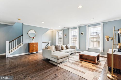 109 Surgeon Generals Ct, PHILADELPHIA, PA, 19146-5203 | Card Image