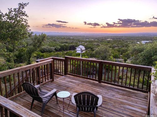 292 Phillip Dr, Pipe Creek, TX, 78063-5659 | Card Image