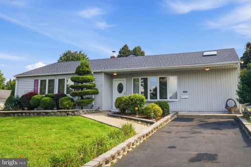 1021 W Pine St, Feasterville Trevose, PA, 19053-4531 | Card Image
