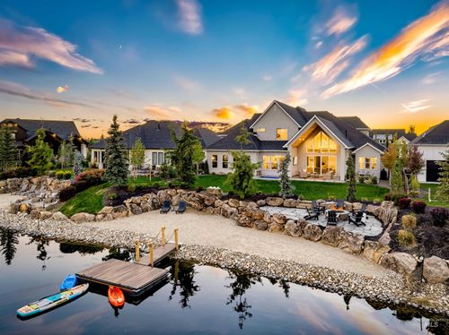 976 N Morehouse Ave, Eagle, ID, 83616-3612 | Card Image