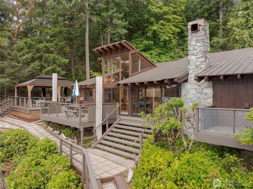 69 Rocky Rd, Eastsound, WA, 98245-5228 | Card Image