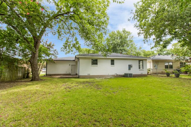 1818 W Belden St, House other with 3 bedrooms, 2 bathrooms and null parking in Sherman TX | Image 27