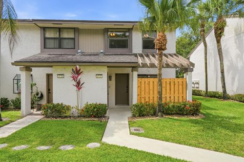 1207-4737 Nw 82nd Ave, Lauderhill, FL, 33351-5670 | Card Image