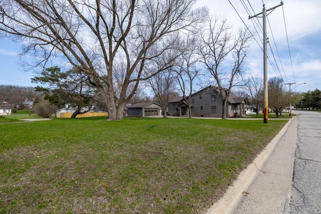 Side yard | Image 51
