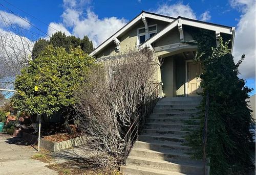 5480 Vicente Way, Oakland, CA, 94609-1934 | Card Image