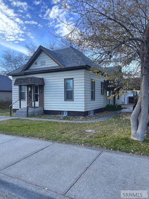 141 S Birch St, Blackfoot, ID, 83221-2023 | Card Image