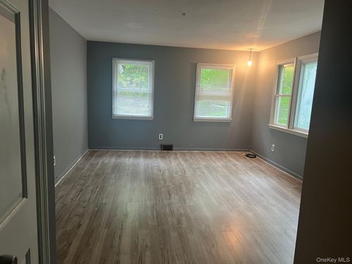 15 Old Field Rd, Setauket, NY, 11733-2259 | Card Image