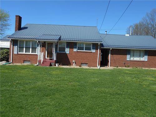 2979 Raymond Ave, Latrobe, PA, 15650-3359 | Card Image