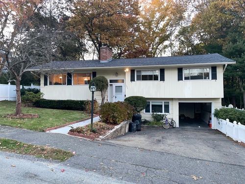 105 Blake St, Needham, MA, 02492-2204 | Card Image