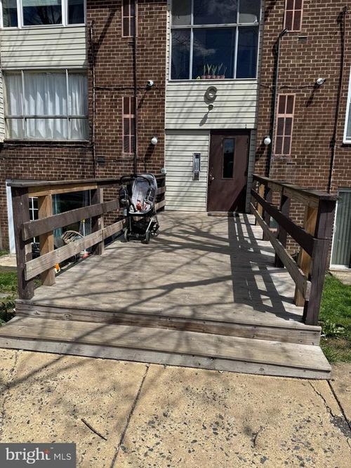 apt-c302-2201 Strahle St, PHILADELPHIA, PA, 19152-2521 | Card Image