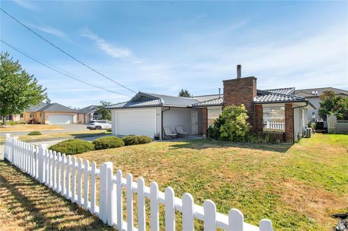 2501 Alder St S, Campbell River, BC, V9W5T3 | Card Image