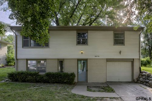 9472 Tomahawk Boulevard, Omaha, NE, 68134 | Card Image