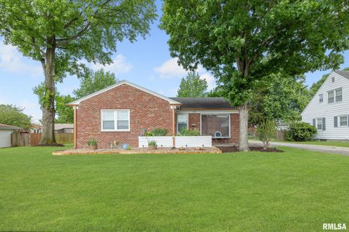 109 Panther Dr, Pinckneyville, IL, 62274-1429 | Card Image